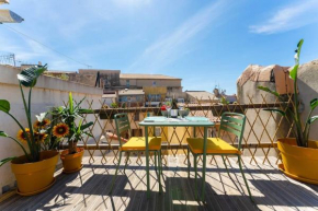 Studio with Sunny Patio in Panier near Old Port